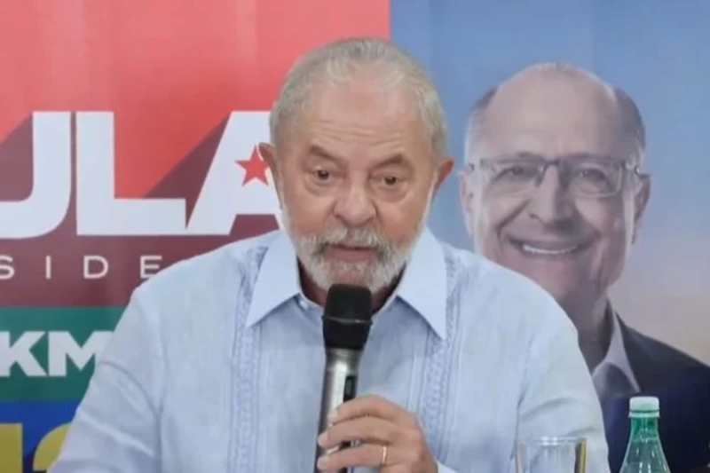 Lula no Recife: “Bolsonaro vai ter que colocar a faixa no meu pescoço”