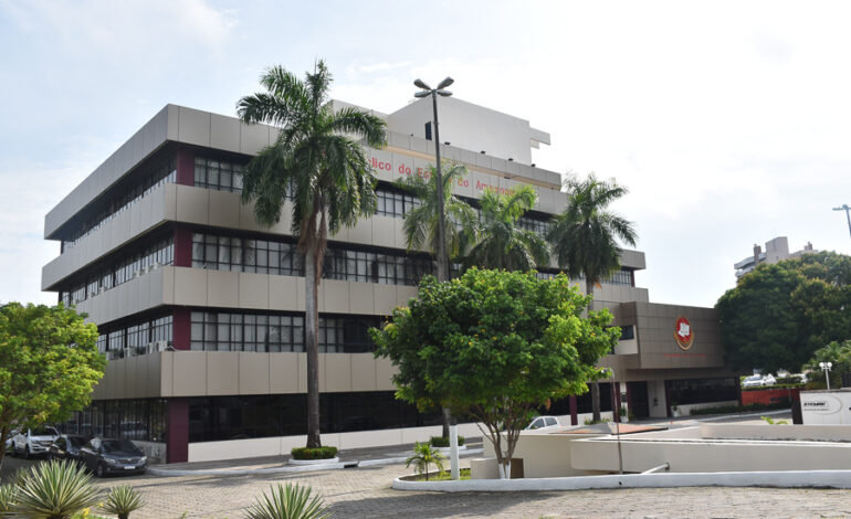 O MP-AM acusa a Câmara Municipal de Manaus de tentar atrasar a convocação de 97 aprovados no concurso público de 2003