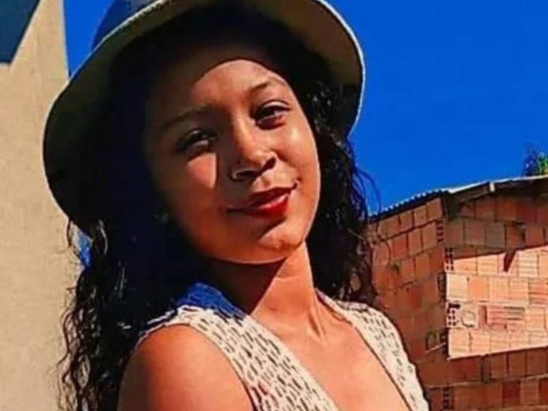 Mulher jovem é assassinada a tiros dentro de estabelecimento comercial em Manacapuru