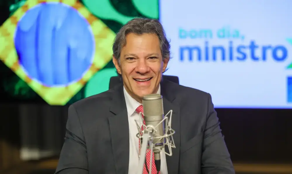 Haddad rebate pessimismo econômico e afirma que Brasil está no ‘melhor dos mundos’