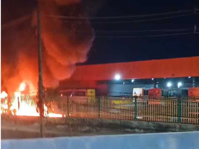 VÍDEO: Incêndio em garagem de ônibus em Manaus destrói veículos