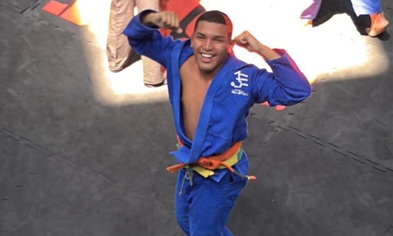 Jovem atleta do Amazonas de 13 anos conquista título no Campeonato Mundial da CBJJ