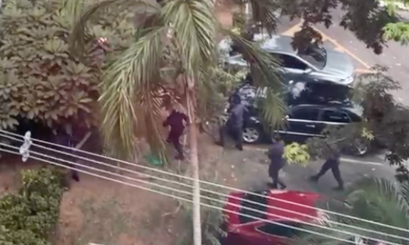 Vídeo revela momento em que policiais recapturam detento que tentou escapar durante audiência de custódia no Honech Reis; veja