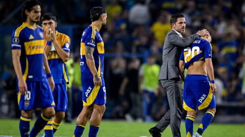 Boca Juniors opta por dispensar técnico após eliminação na Libertadores, afirma jornal