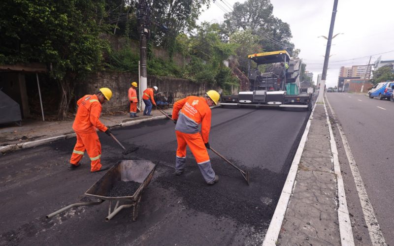 Avenida Maceió é desbloqueada após conclusão de consertos em Manaus